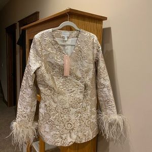 Alice McCall Dress
V Neckline With Five Front Button Closures And Long sleeves